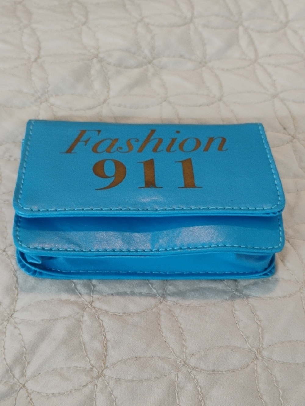 C.R. Gibson Fashion 911 Emergency Kit